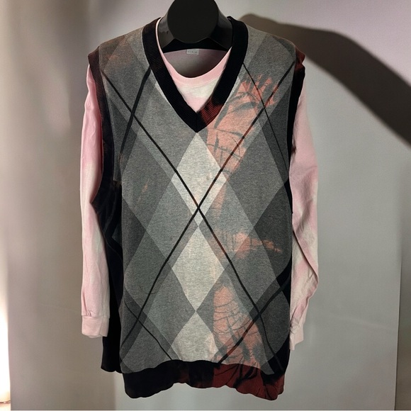 🏳️‍🌈 Pink Long Sleeve T-Shirt That Says “I’m Queer” on the front 🏳️‍⚧️ size L - Picture 5 of 9